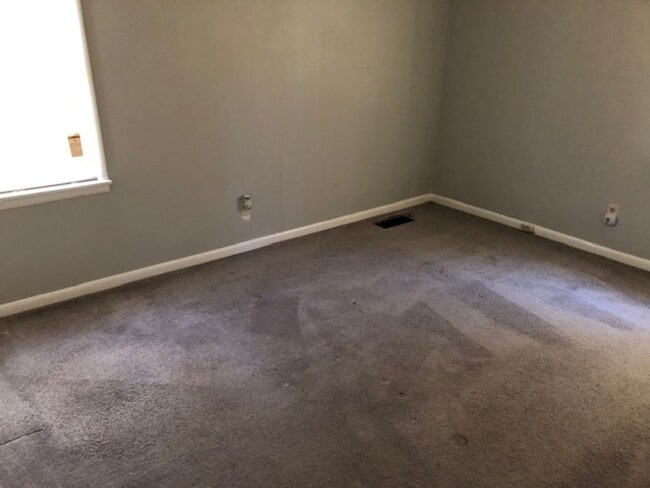 Building Photo - 1705 4th Pl NW