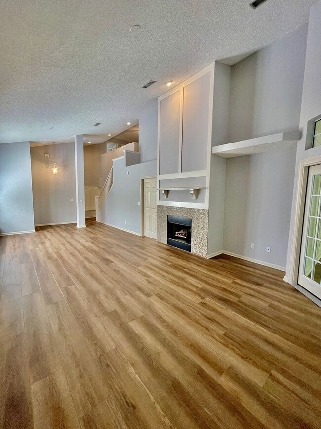 Building Photo - 95116 Village Dr