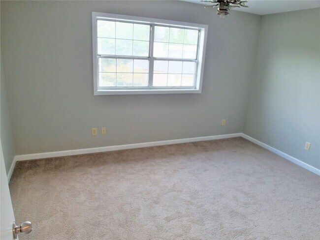 Building Photo - 4148 Fawn Ct NE