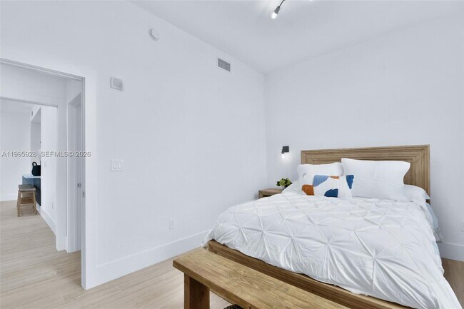 Building Photo - 18800 NE 29th Ave