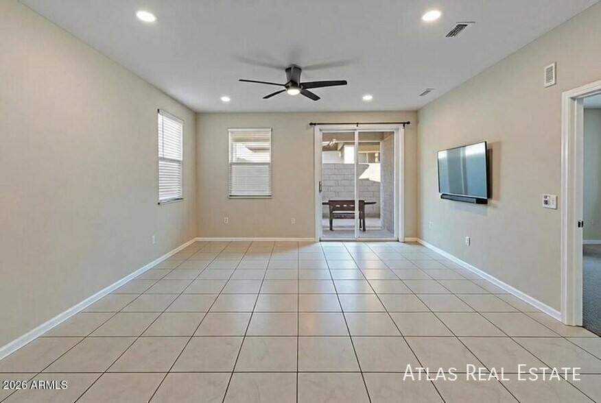 Building Photo - 17352 W Country Club Terrace