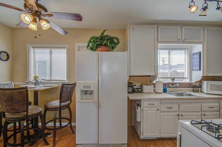 Building Photo - 326 N 12th St