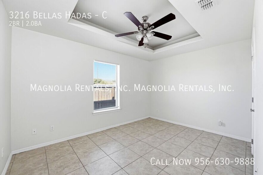 Building Photo - 3216 Bellas Hadas St