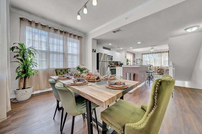 Building Photo - 10056 Montague St