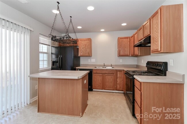 Building Photo - 153 Marakery Rd