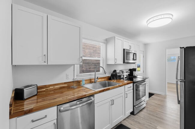 Building Photo - 519 E Water St