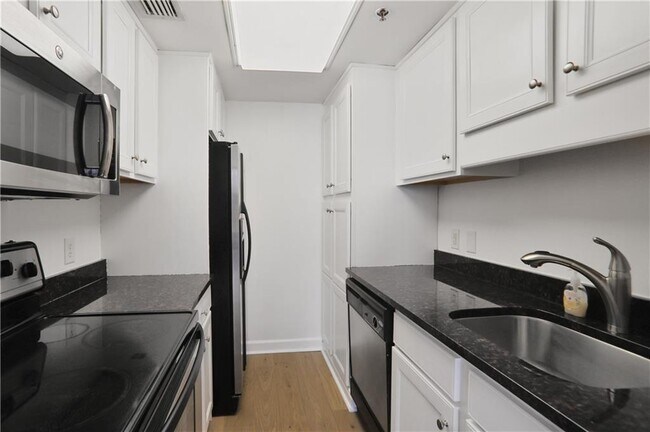 Building Photo - 1280 W Peachtree St NW