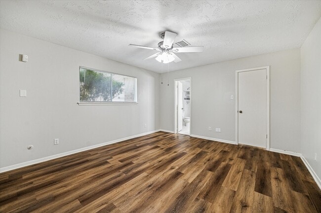 Building Photo - 1903 Foxtail Pl