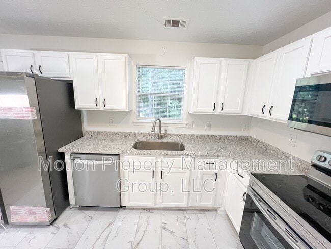 Building Photo - 7155 Pineneedle Dr SW