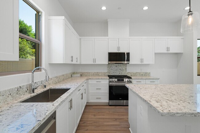 Building Photo - 822 Francesca Dr