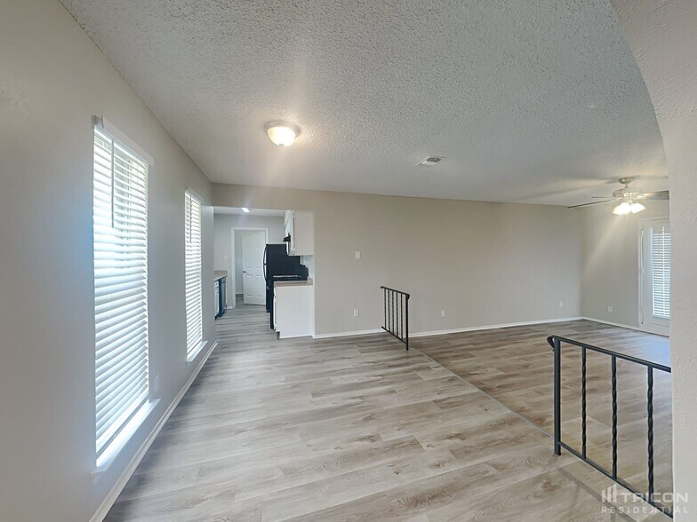 Building Photo - 1221 Aldenwood Dr