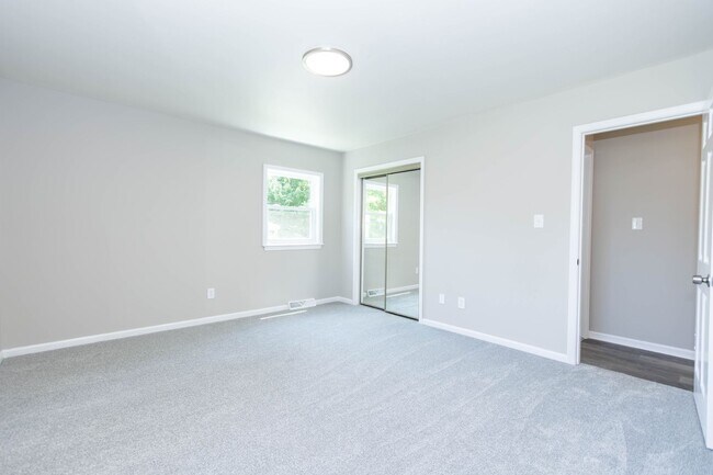 Building Photo - Renovated 3bdr 2bth rancher in the heart of Newport News