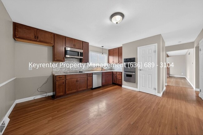 Building Photo - Spacious Updated 4-Bedroom Home in Prime Chesterfield Location