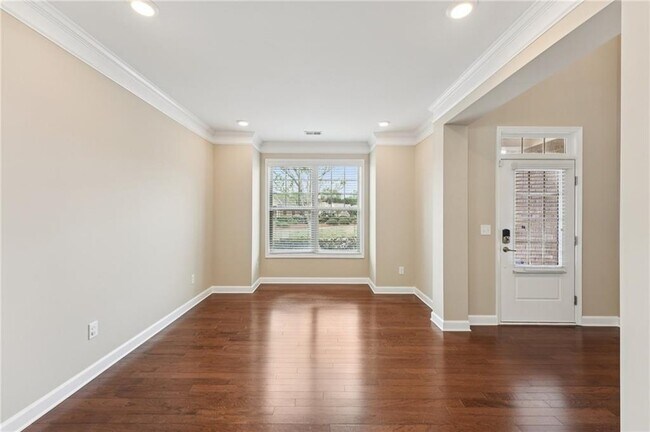 Building Photo - 6370 Shiloh Woods Dr