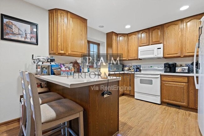 Building Photo - 3209 S Ridge Crest Ct