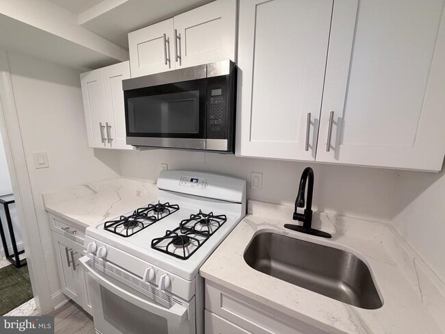 Building Photo - 805 Malcolm X Ave SE