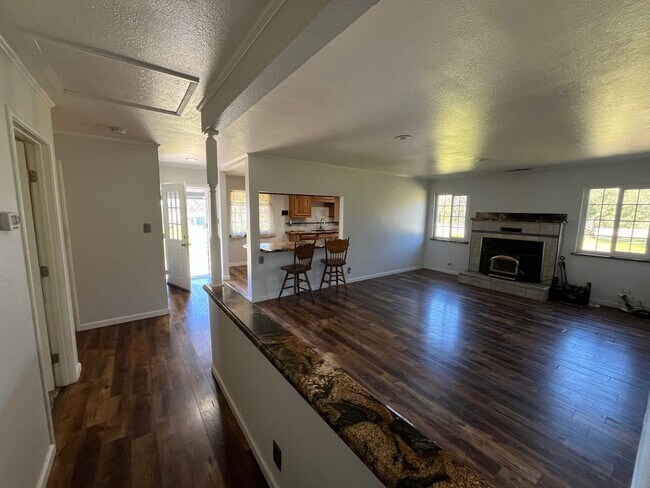 Building Photo - Beautiful Foothil Views Available Now!