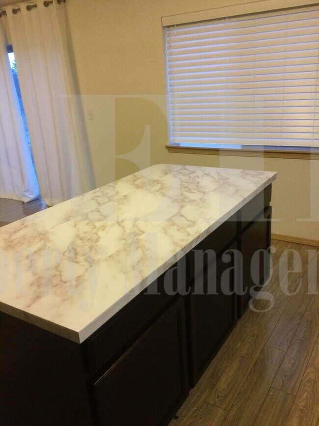 Building Photo - Mountain Views - 3 Bedroom Poulsbo Rambler