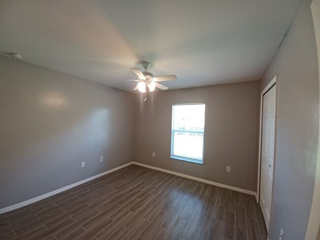 Building Photo - 2720 Soaring Hawk Dr