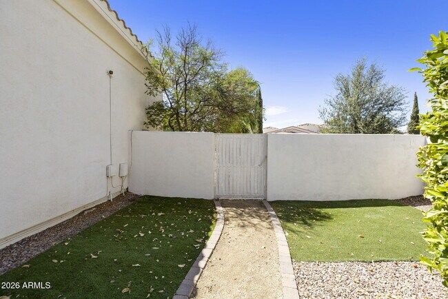 Building Photo - 8902 E Ann Way