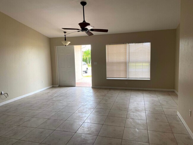 Building Photo - 3302 7th St W