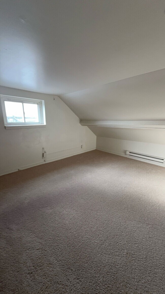 Building Photo - 20 Sawmill Rd