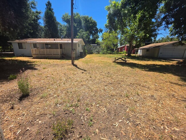 Building Photo - Home for Rent in Vina!