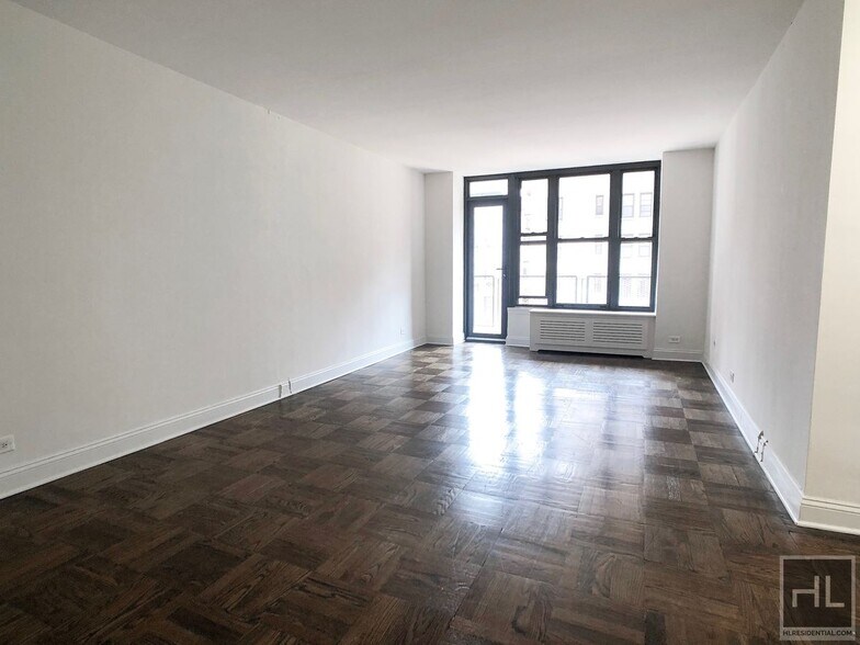 Primary Photo - EAST 35 STREET