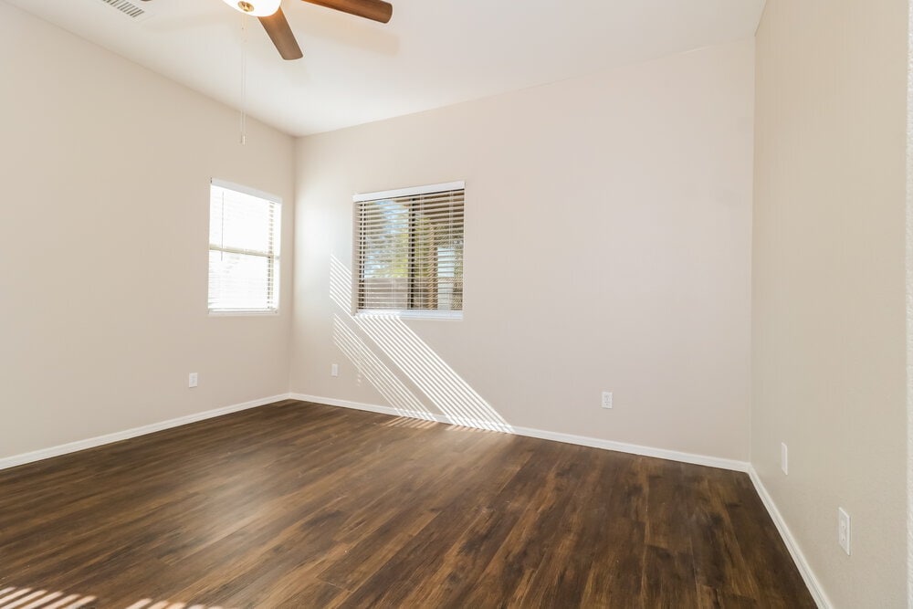 Building Photo - 505 W Del Rio Ln