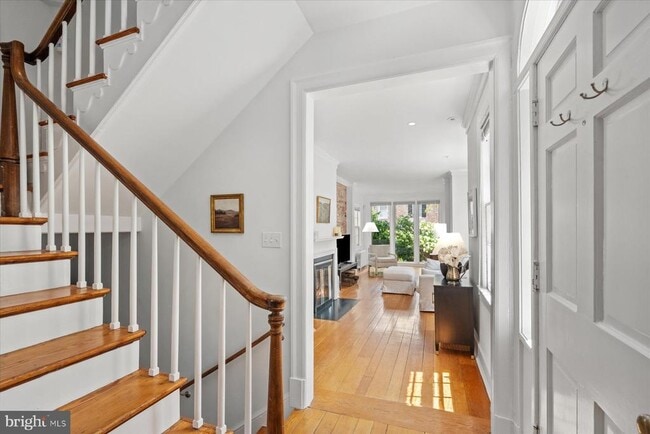 Building Photo - 1647 34th St NW