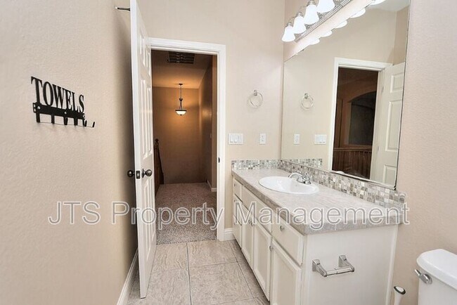 Building Photo - 2040 San Esteban Cir