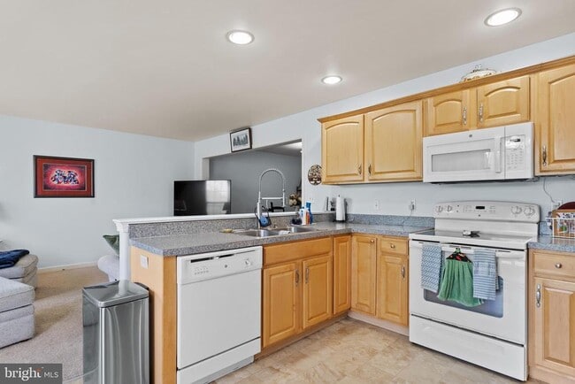 Building Photo - 1112 Cross Creek Dr