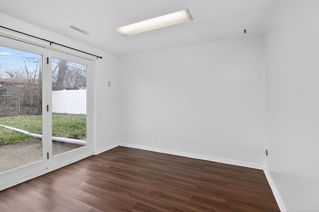 Building Photo - 1319 Highland Ave