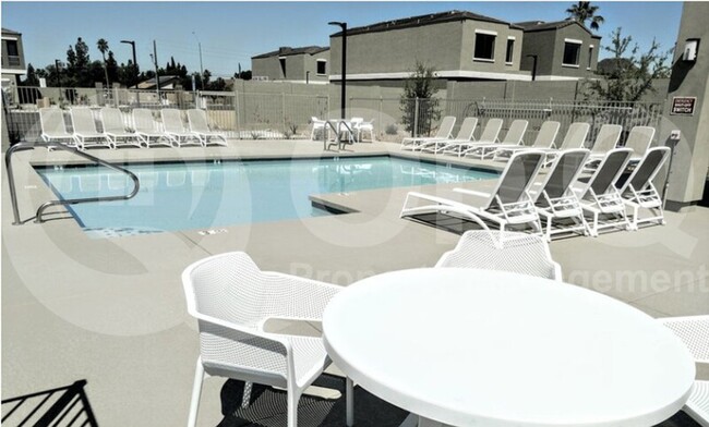 Building Photo - 18777 N 43rd Ave