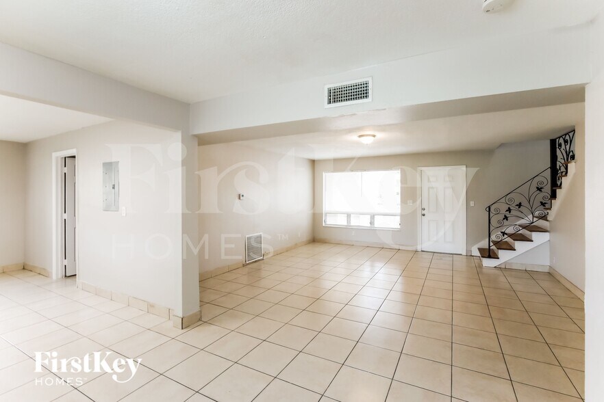 Building Photo - 3427 NW 37th St