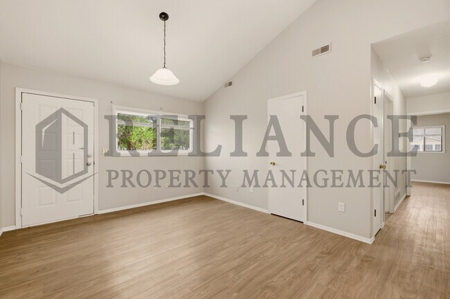 Building Photo - 5026 W Newell St