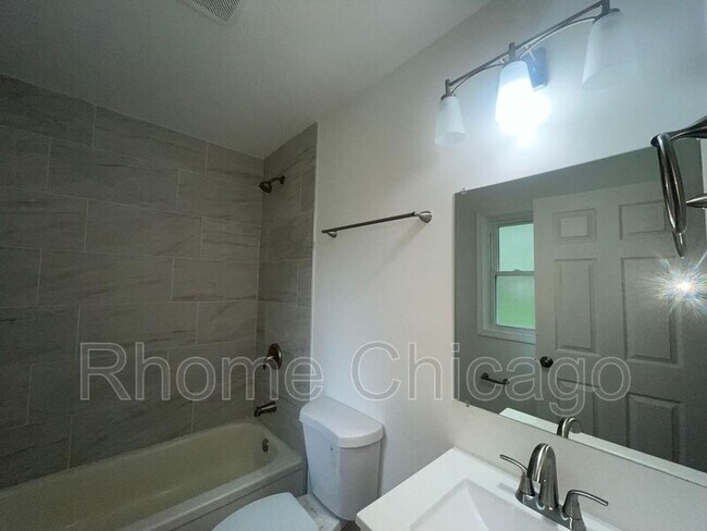Building Photo - 7984 Ramsgate Cir N