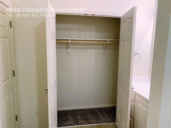 Building Photo - 21652 W 126th Terrace