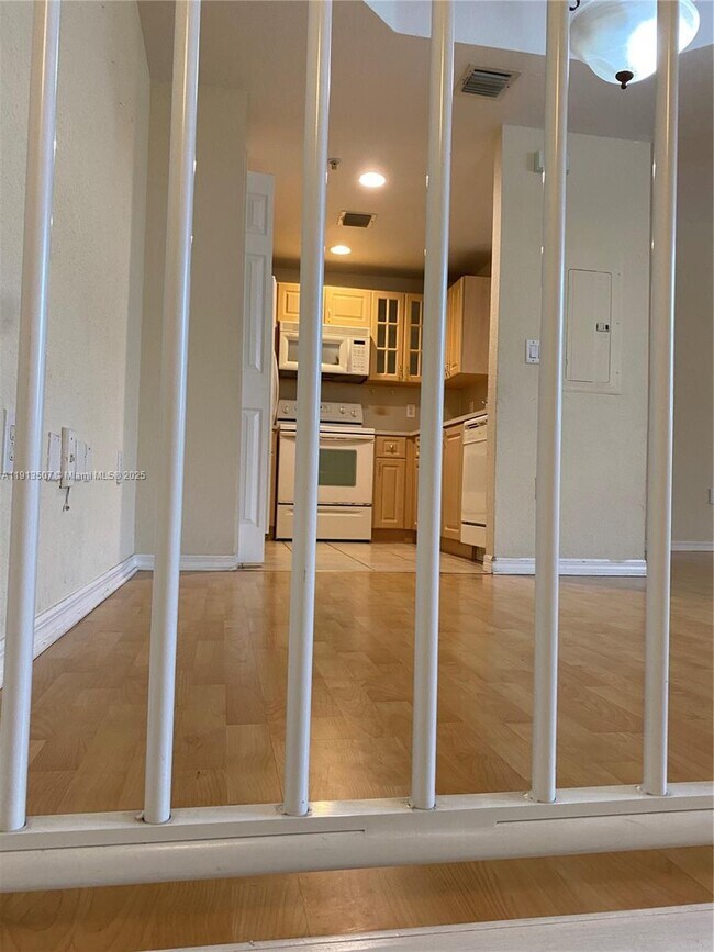 Building Photo - 6380 NW 114th Ave