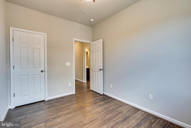 Building Photo - 14263 Travilah Rd