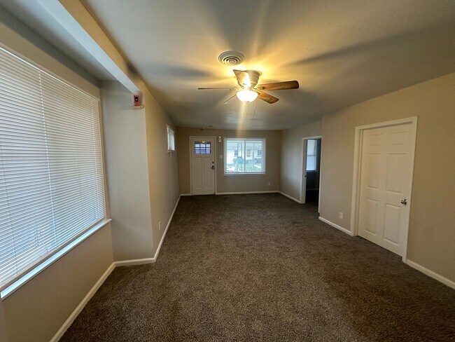 Building Photo - Renovated 3-Bedroom Home – We Welcome Sect...