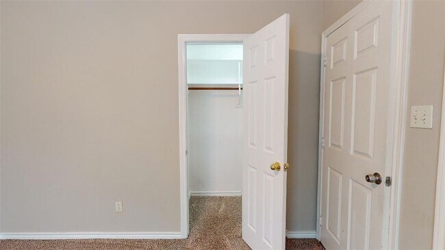 Building Photo - 1625 Park Pl