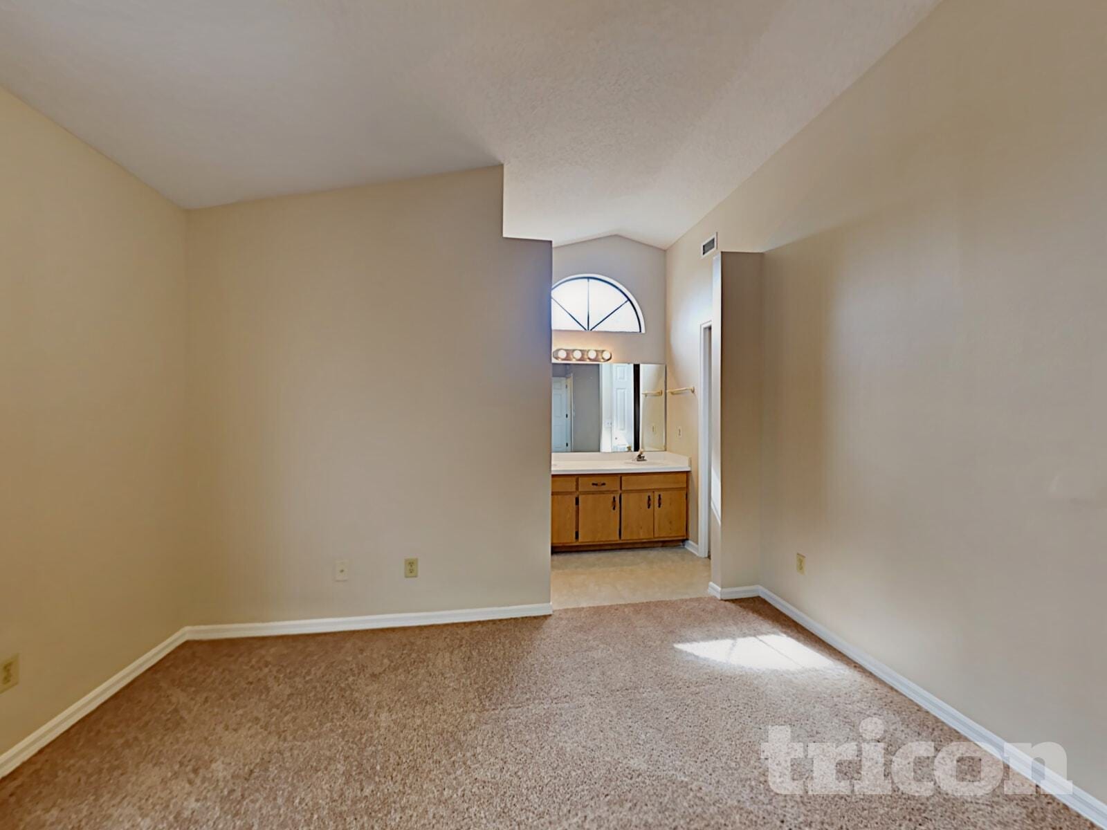 Building Photo - 2543 Hendricks Terrace