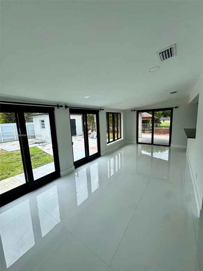 Building Photo - 8360 SW 46th St