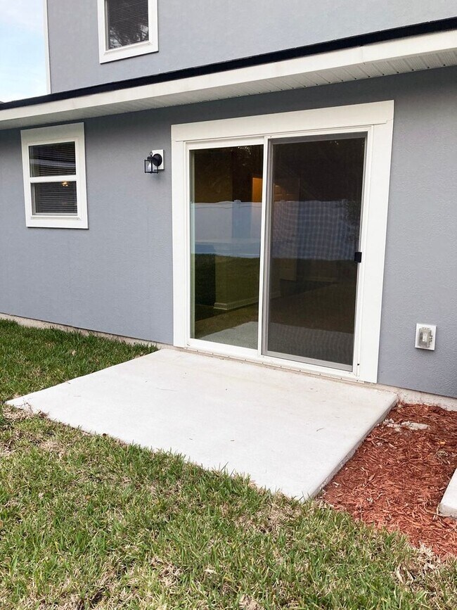 Building Photo - Roomy 3BR Home in NW Jacksonville – 2.5 Ba...