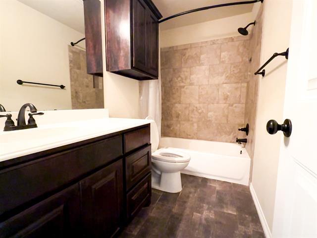 Building Photo - 103 Palomino Dr