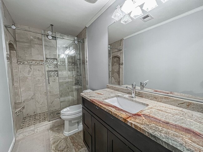 Building Photo - Huge 3 Bedroom 2.5 Bathroom Brick Townhome...