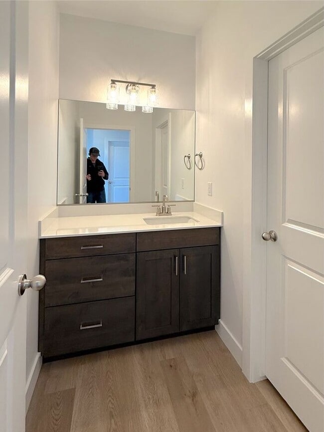 Building Photo - Brand New 3 bed, 2.5 Bath 1 car garage Townhome