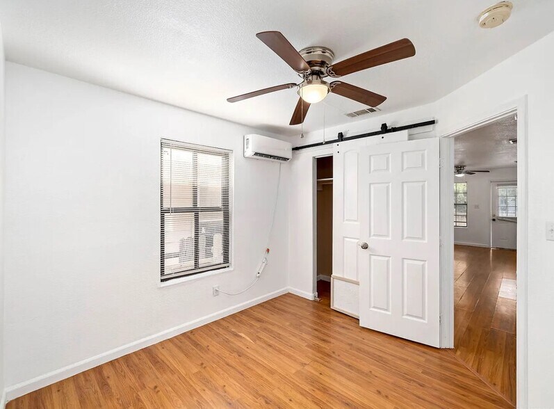 Building Photo - 508 Randall Ave
