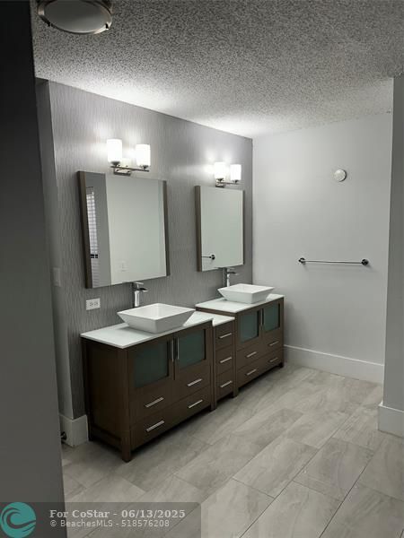 Building Photo - 5800 Camino Del Sol
